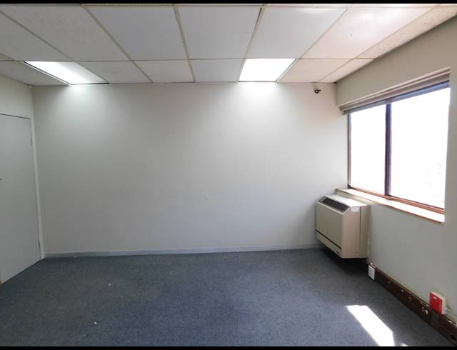 2,993M² OFFICE TO LET IN FERNDALE